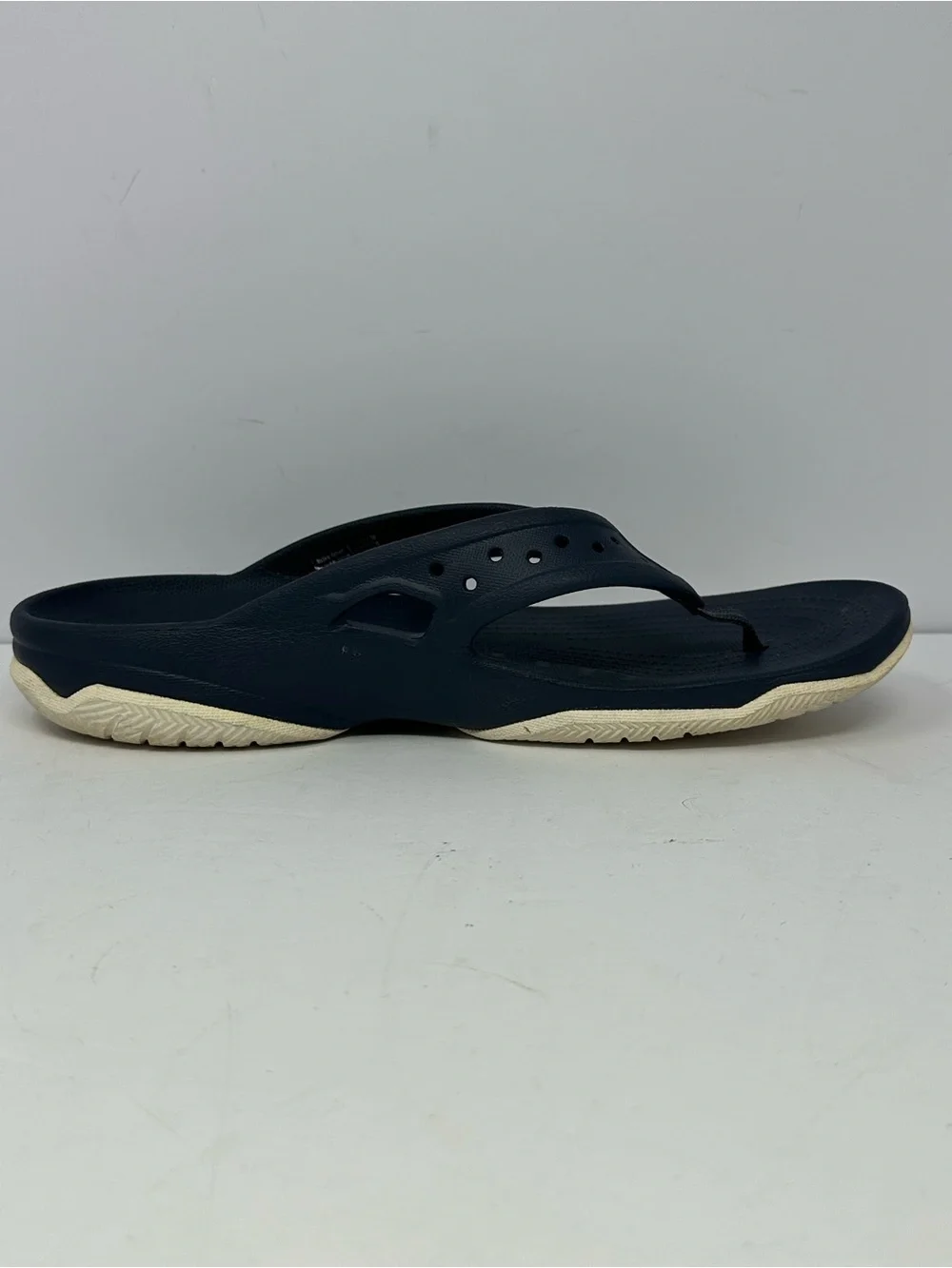 Crocs Crocband Thong Flip Flops Mens Sz 10 Navy Beach Sandals S2